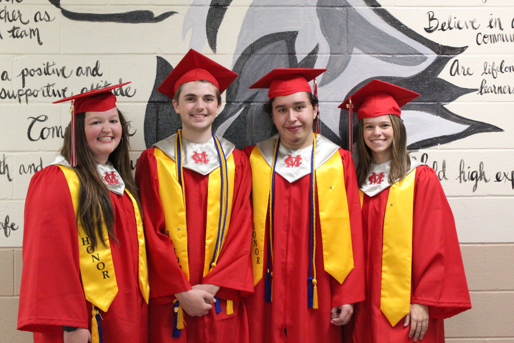 Hull-Sanford presents scholarships to former Huskies